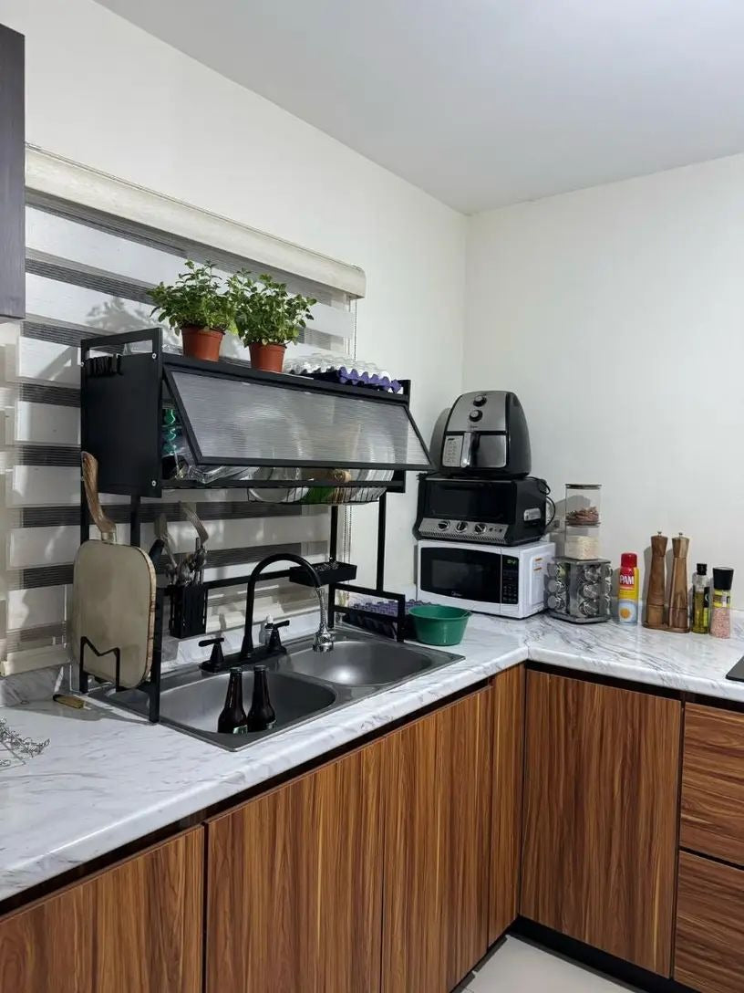 KITCHEN MASTER 2.0™ 👨🍳🧽 (65×30×80cm): Seca, organiza y mantiene todo libre de moho y gérmenes.