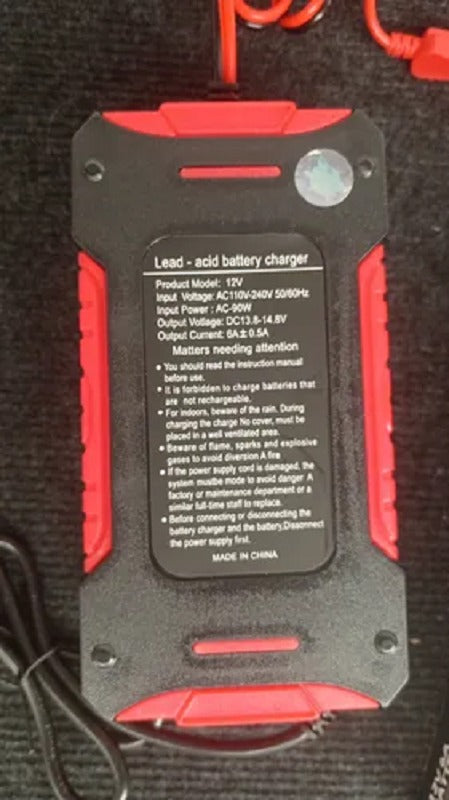 CARGADOR DE BATERIA 12V: Control inteligente de temperatura y carga para máxima seguridad.